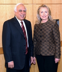 Kapil Sibal and US secretary of state Hillary Clinton